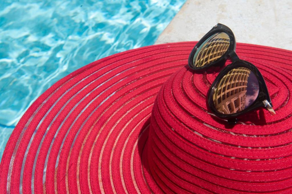 Bazén v ubytování Atlantic Luxury Boutique Hotel & Spa nebo v jeho okolí