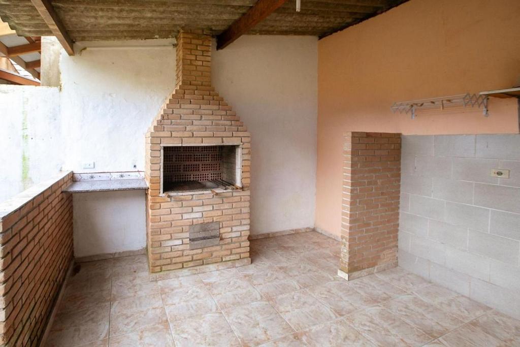  Casa grande 03 quartos com churrasqueira e internet