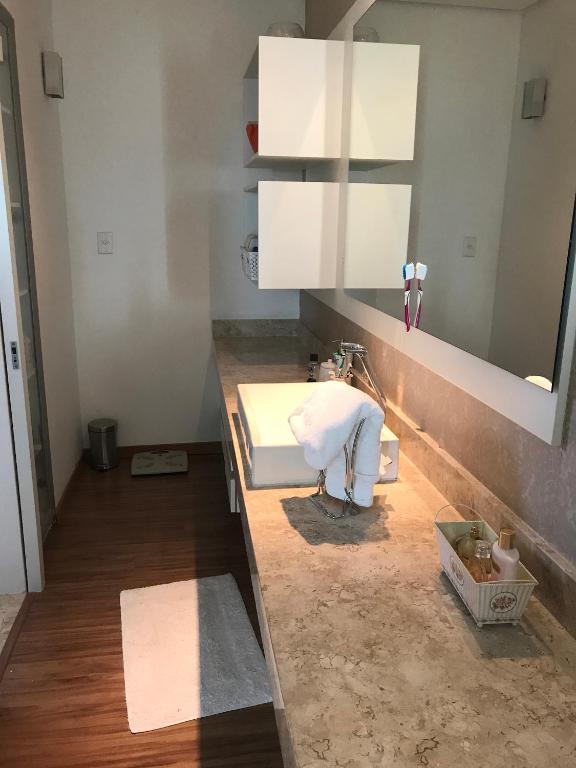  Apto 3 quartos no Corredor da Vitoria