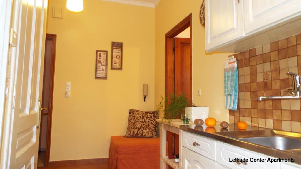 Kuchyňa alebo kuchynka v ubytovaní Lefkada Center Apartments