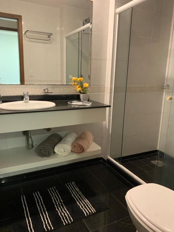  Apartamento com varanda de frente para o mar da Praia da Costa