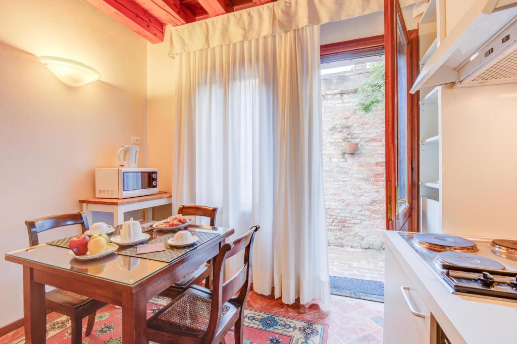 Master Venice Apartments - 1