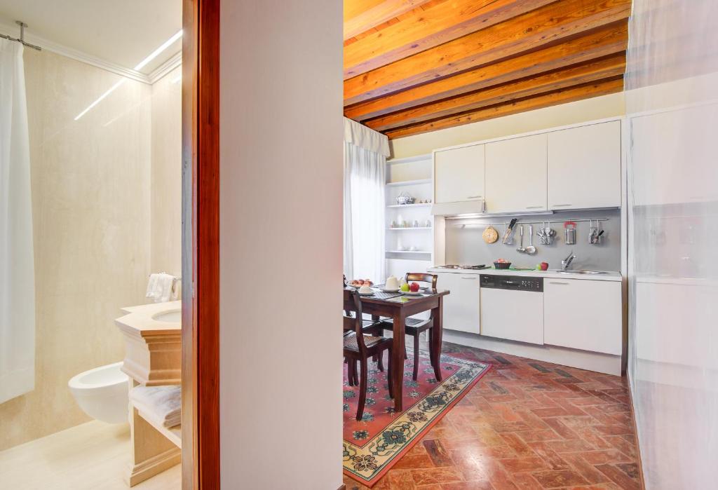 Master Venice Apartments - 4