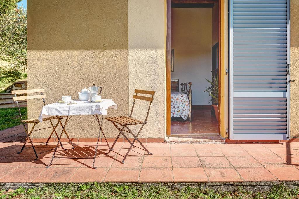 Patio lub wspólna przestrzeń na świeżym powietrzu w obiekcie SacroFanum Villa