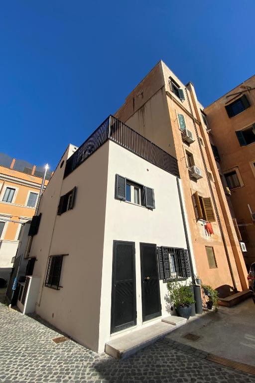 Old Town Home Trastevere - Resim 15