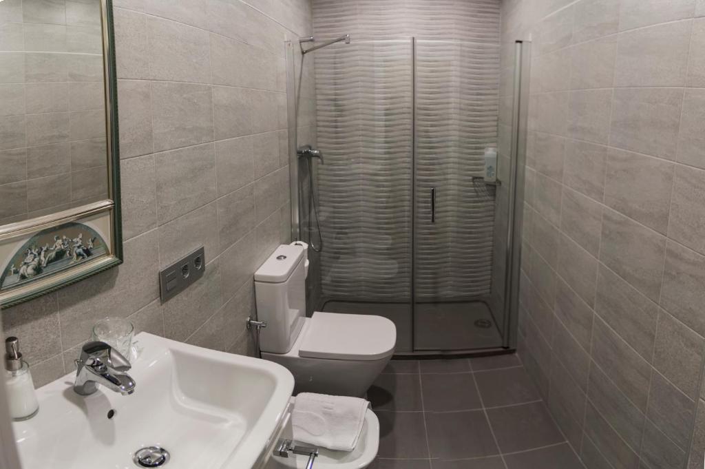 Kúpeľňa v ubytovaní SEVITUR Seville Comfort Apartments