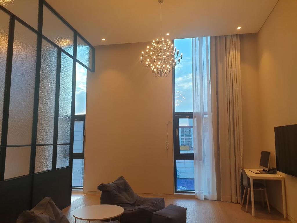 TV a/nebo společenská místnost v ubytování Hotel Libre