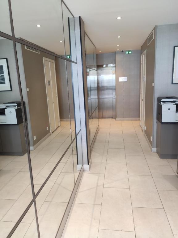 Hôtel Le Relais Saint Charles - Resim 22