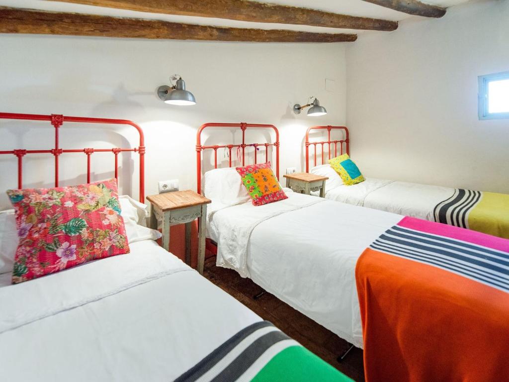 Postel nebo postele na pokoji v ubytování Lively holiday home in Fraga with private pool