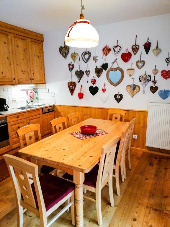 A kitchen or kitchenette at Appartement Bel Monte - Kärnten Card Sommer inklusive