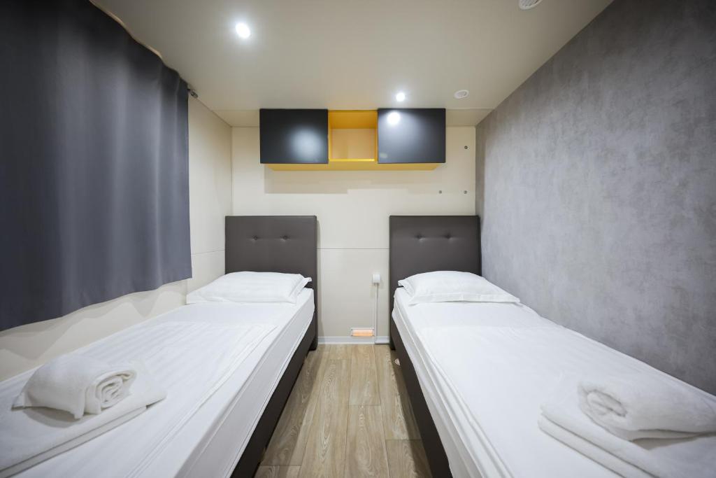 Posteľ alebo postele v izbe v ubytovaní ESTRADA mobile home