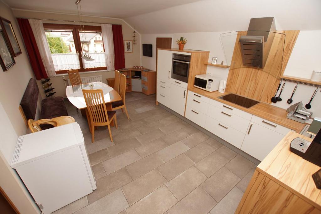 Kuchyň nebo kuchyňský kout v ubytování Ferienwohnung Steiner Gertrude