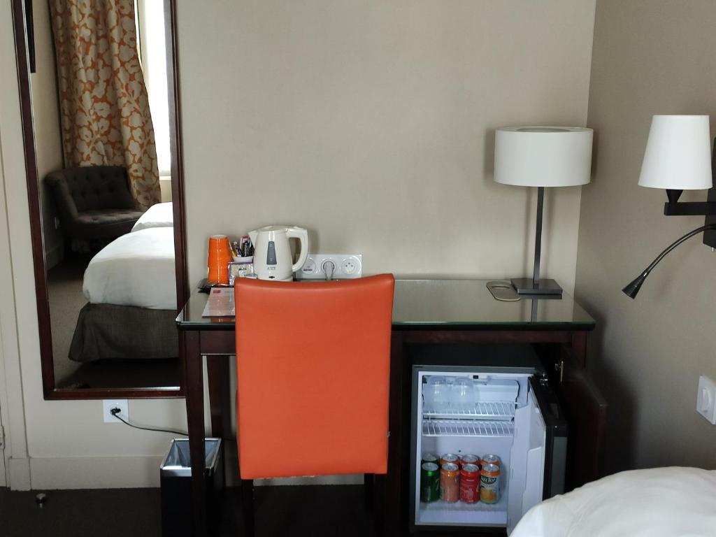 Hôtel Le Relais Saint Charles - Resim 5