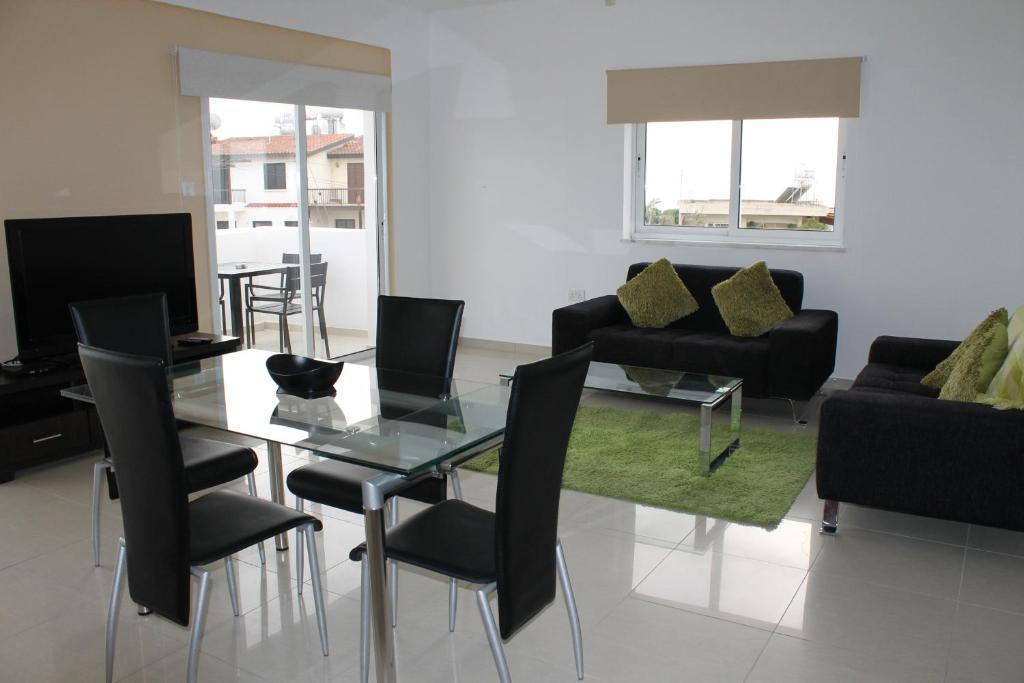 Galatia's Court - Two Bedroom Apartment - Non A/C