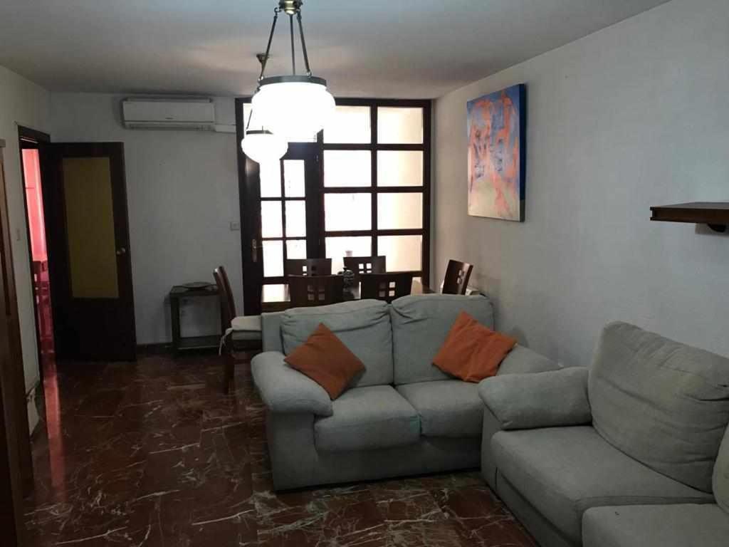 Amplio apartamento con parking gratuito (Spānija Granada ...