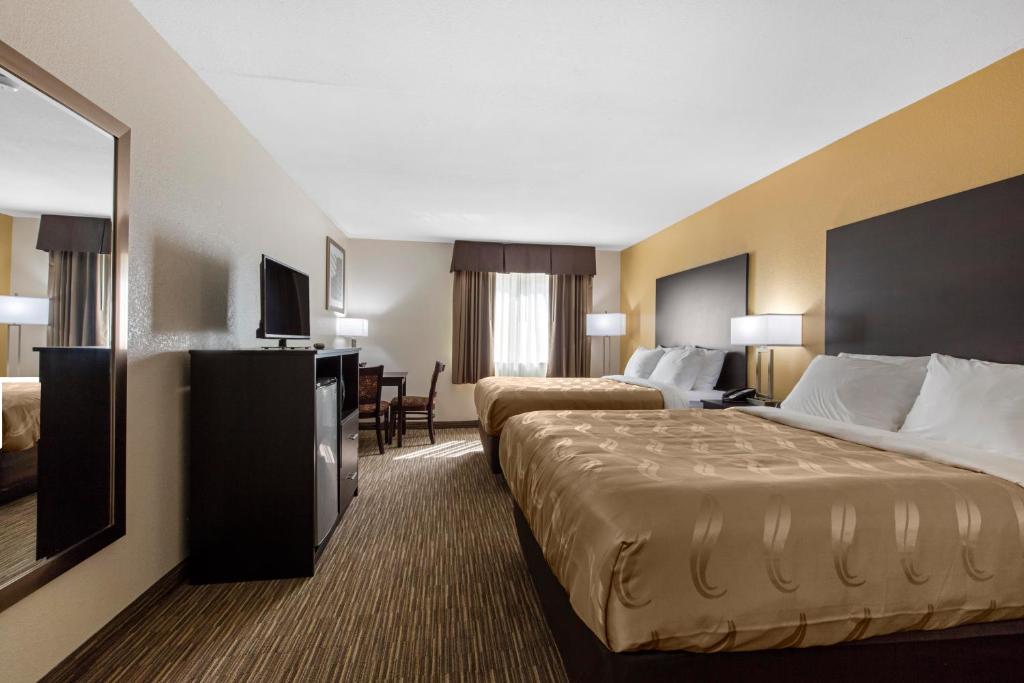Quality Inn & Suites Metropolis I-24 photo