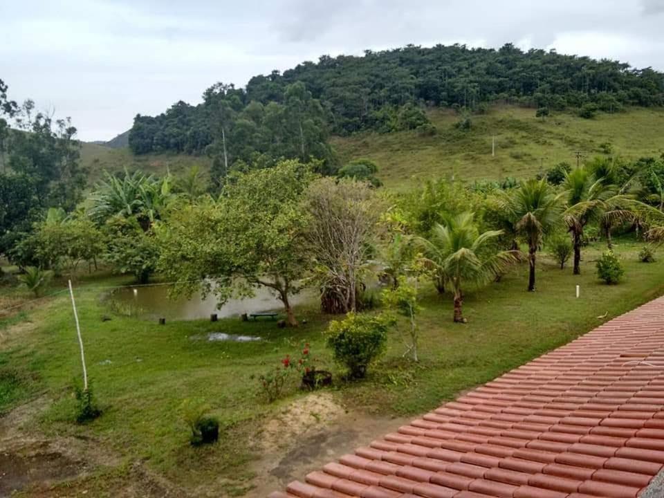  Casa de campo com lago.