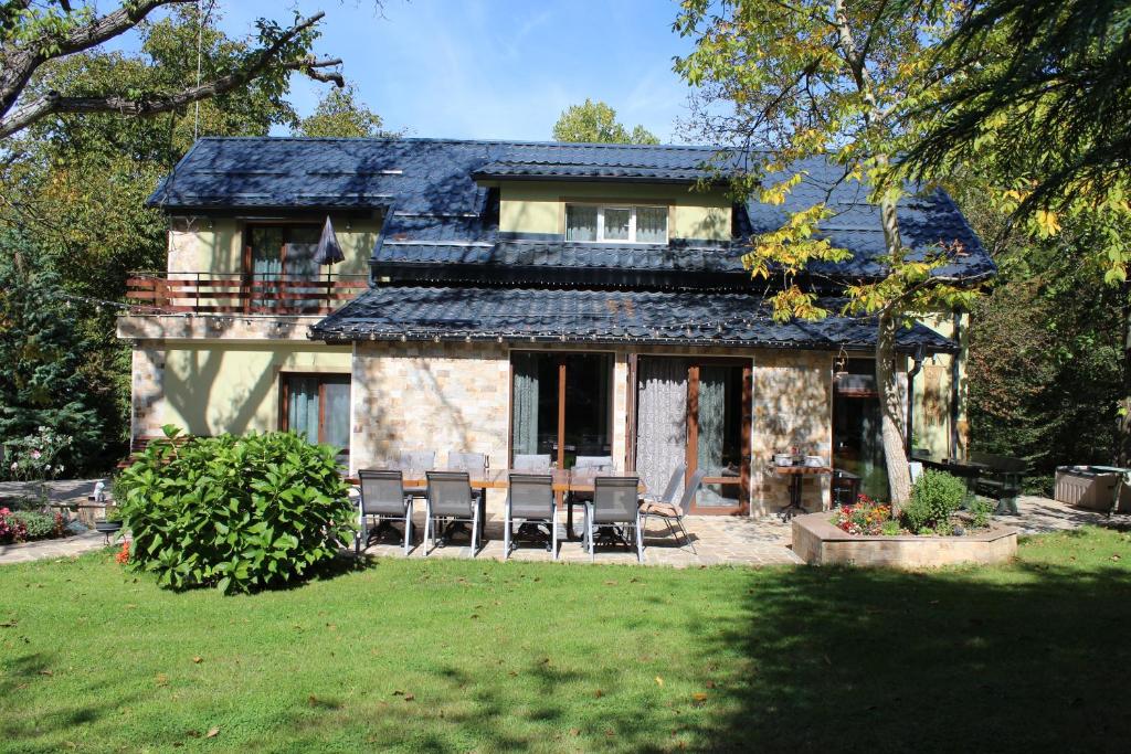 Vila gari - Housity