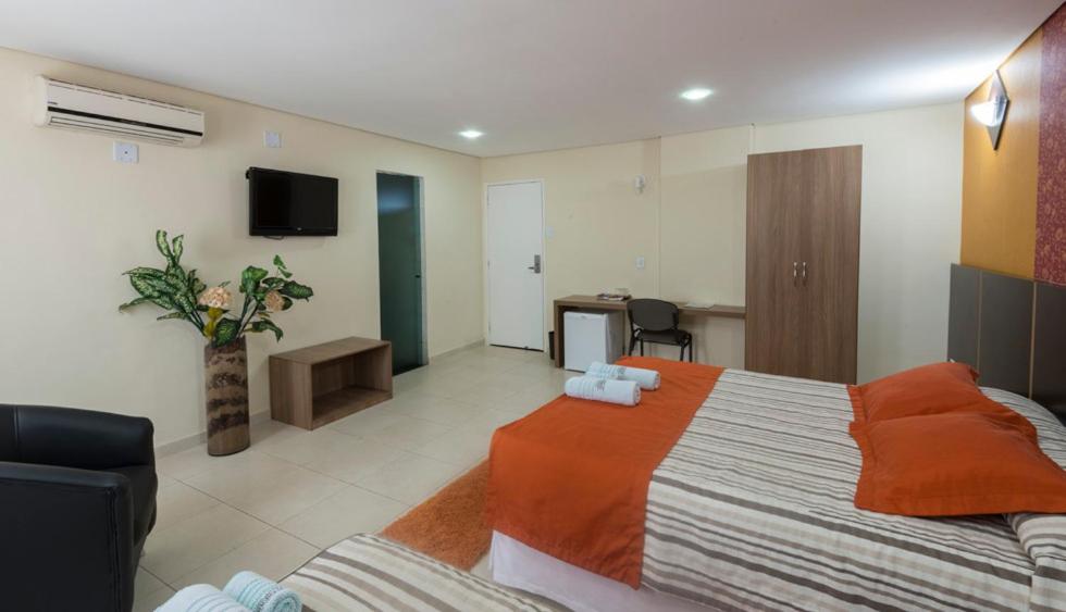  Monte Serrat Hotel