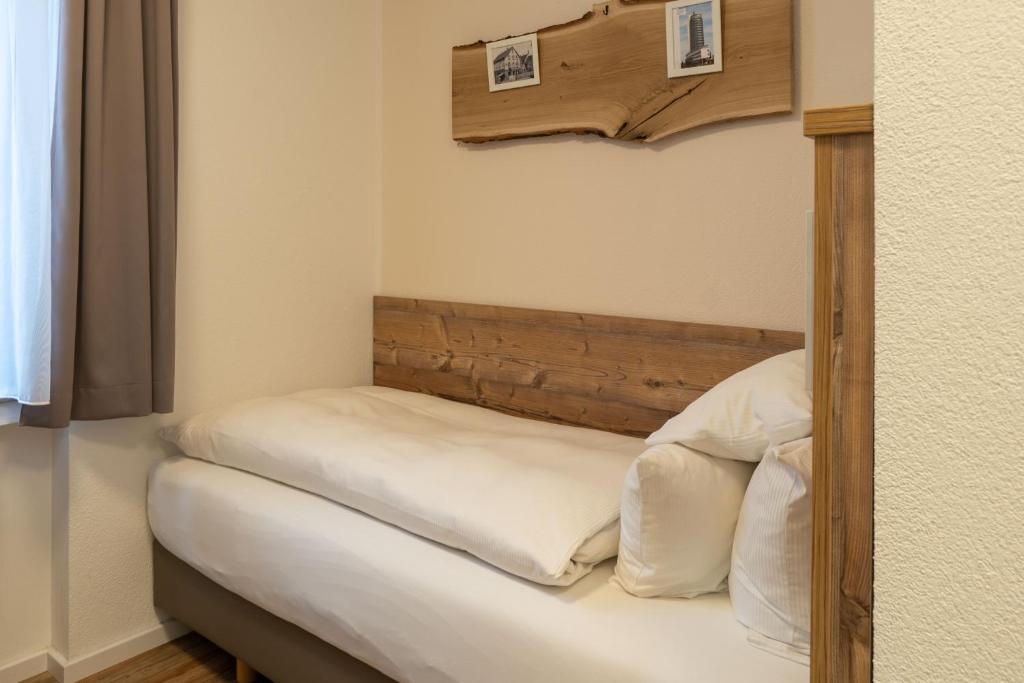 Postel nebo postele na pokoji v ubytování Hotel Post mit Klimaanlage