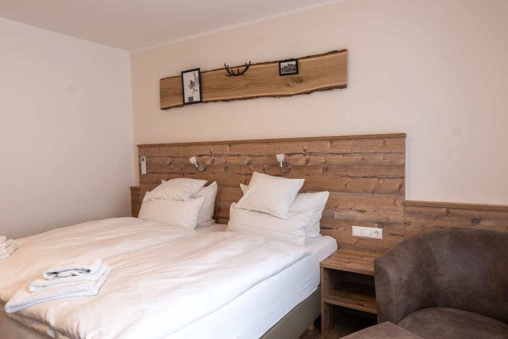 Postel nebo postele na pokoji v ubytování Hotel Post mit Klimaanlage