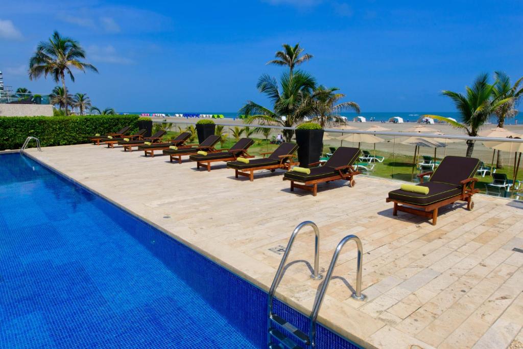 Bazén v ubytování Holiday Inn Cartagena Morros by IHG nebo v jeho okolí