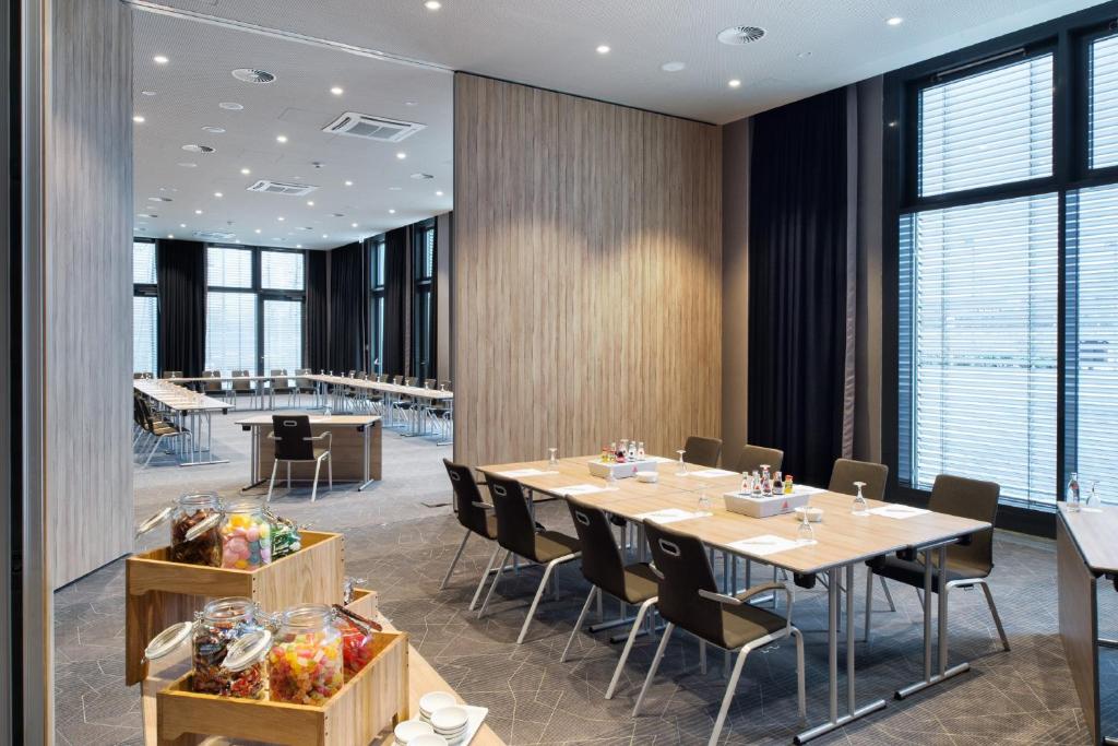 Holiday Inn Frankfurt Airport by IHG - Resim 38