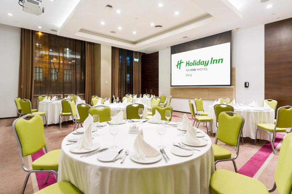 Re&scaron;taur&aacute;cia alebo in&eacute; gastronomick&eacute; zariadenie v ubytovan&iacute; Holiday Inn - Kyiv, an IHG Hotel