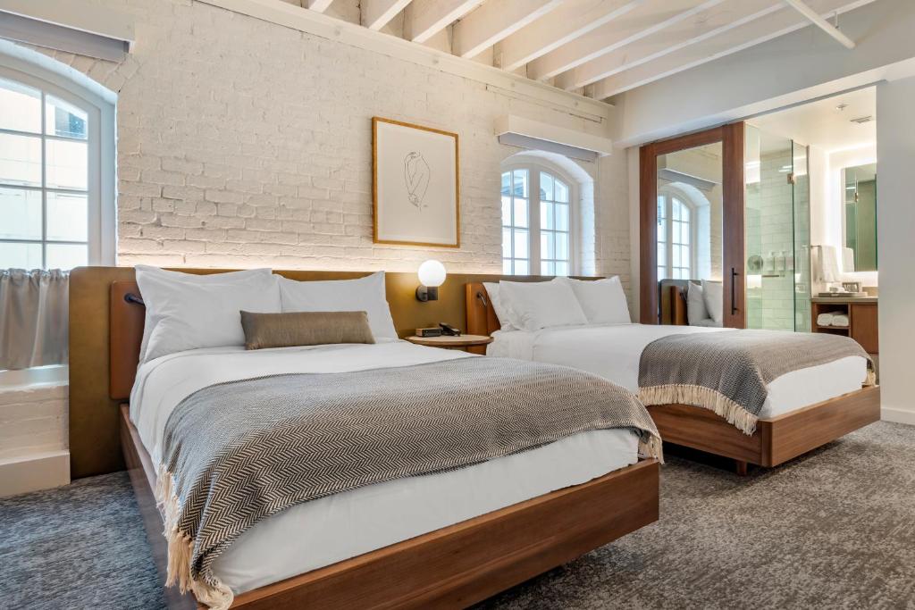 ONE11 Hotel - 