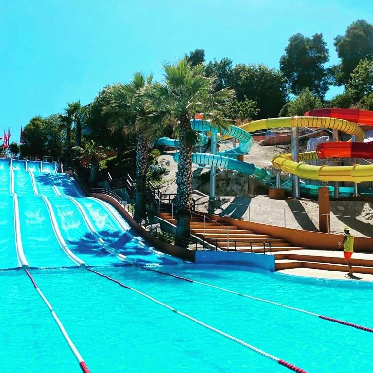 A piscina em ou perto de Aldeia do Tâmega