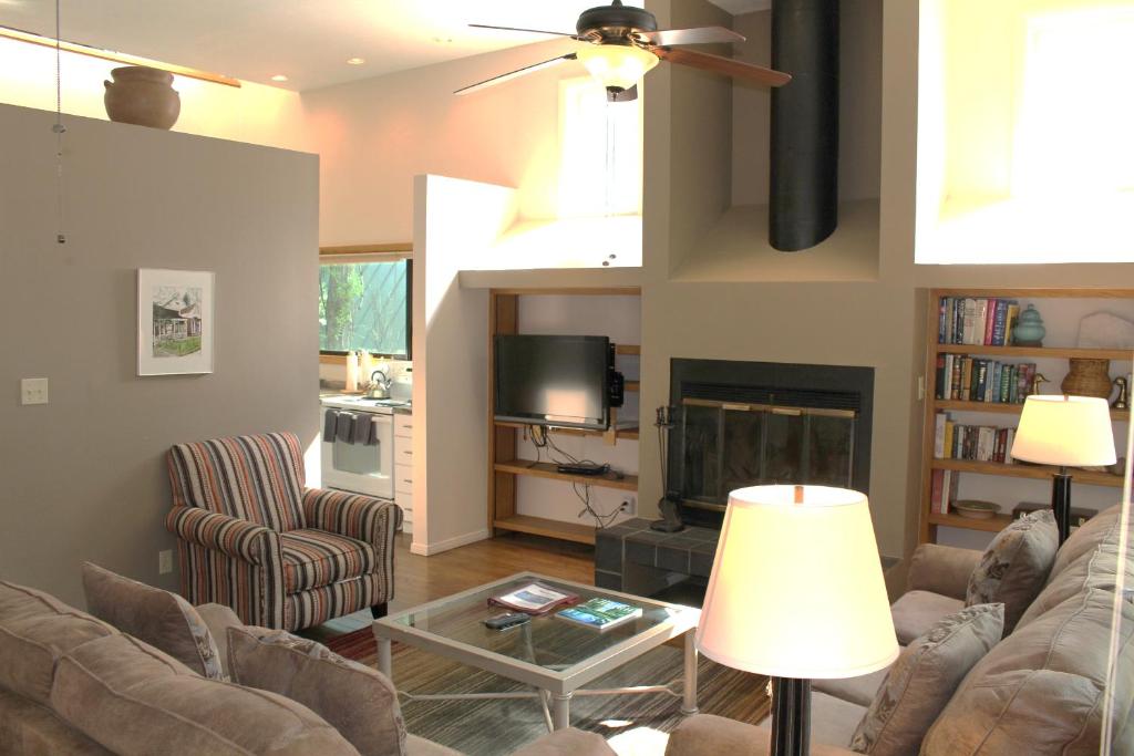 Shadow Mountain Lodge photo