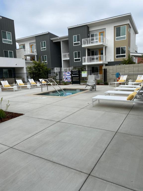 So. Cal Luxury Villa Mins from Beach - Housity
