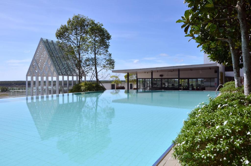 Bazén v ubytování UCSI Hotel Kuching nebo v jeho okolí