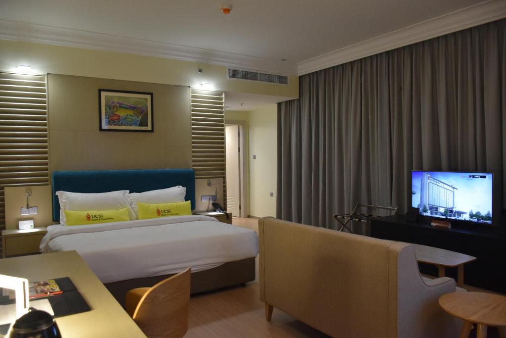 TV a/nebo společenská místnost v ubytování UCSI Hotel Kuching