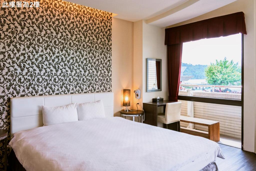 Hu Yue Lakeview Hotel - Balkonlu Aile Odası(Aşağı Kat)