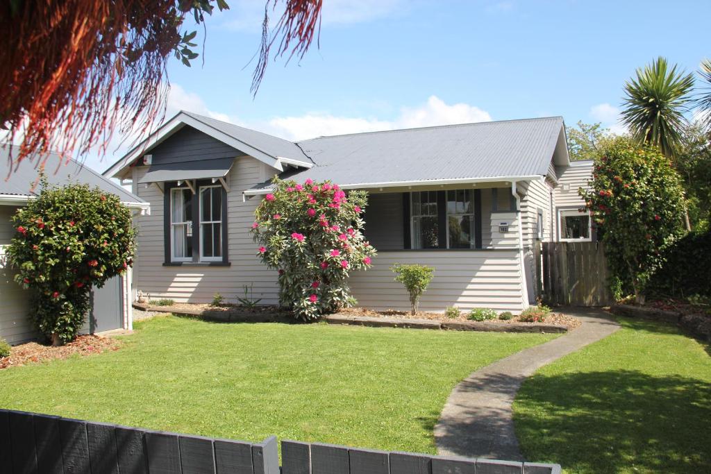 Linton Cottage, Palmerston North (updated prices 2024)