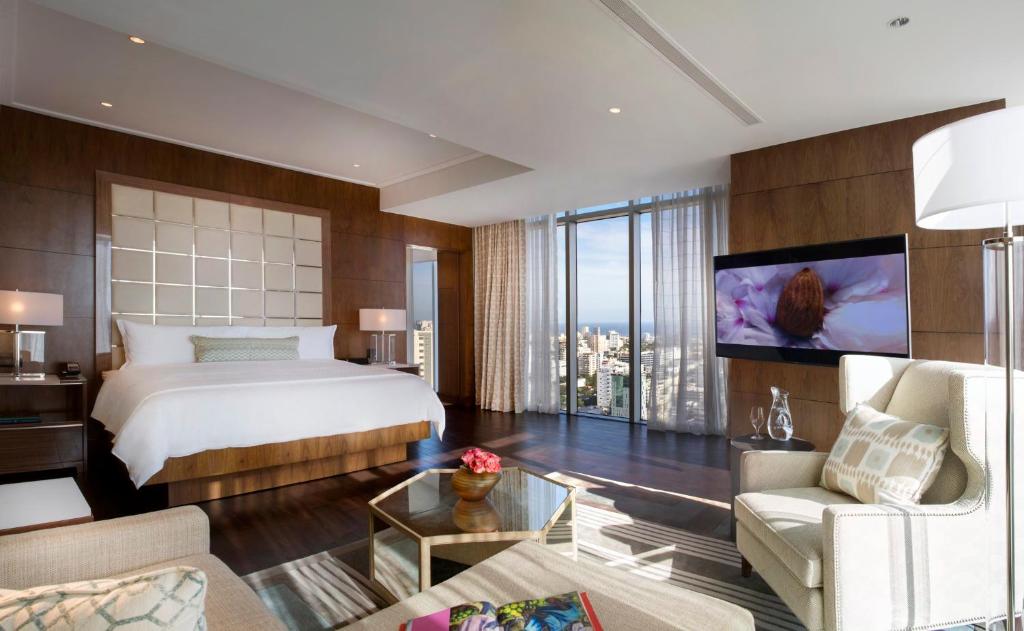 TV a/nebo společenská místnost v ubytování InterContinental Real Santo Domingo by IHG