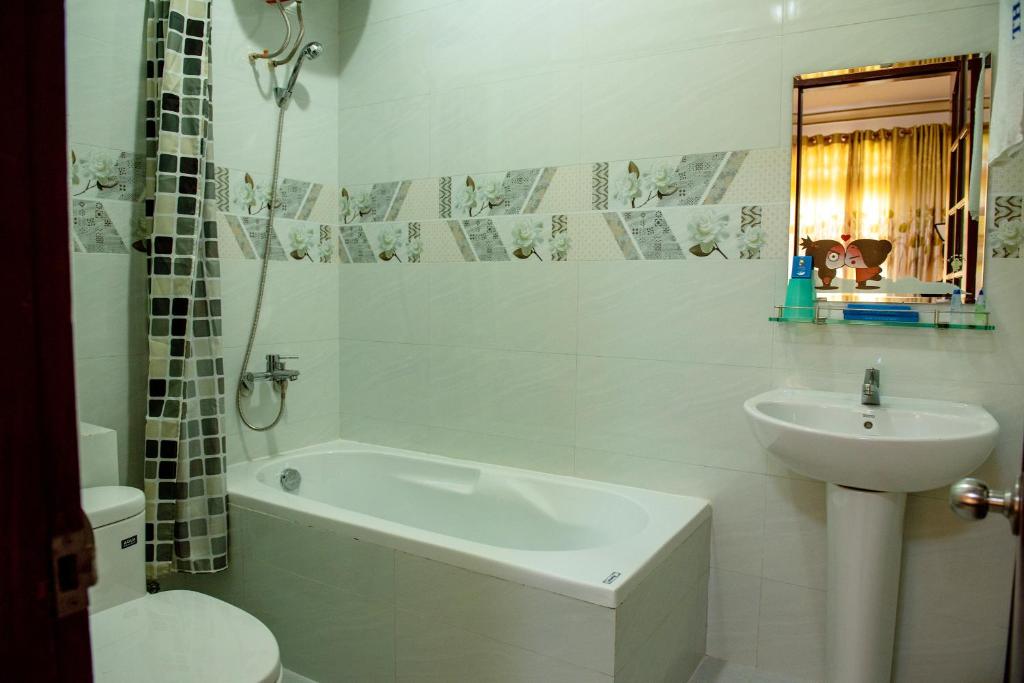 Thai Duong Hotel tesisinde bir banyo