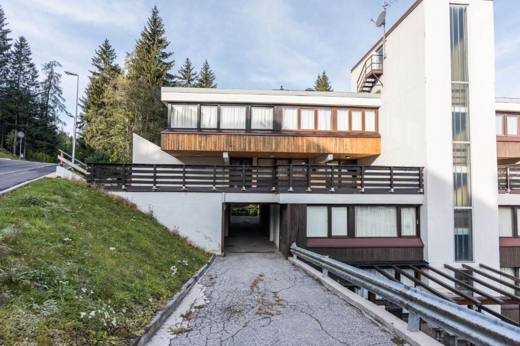 The building in which Az apartmant is located