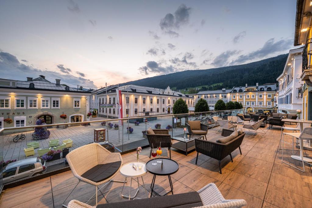 Nespecifikovaný výhled na hory nebo výhled na hory při pohledu z hotelu