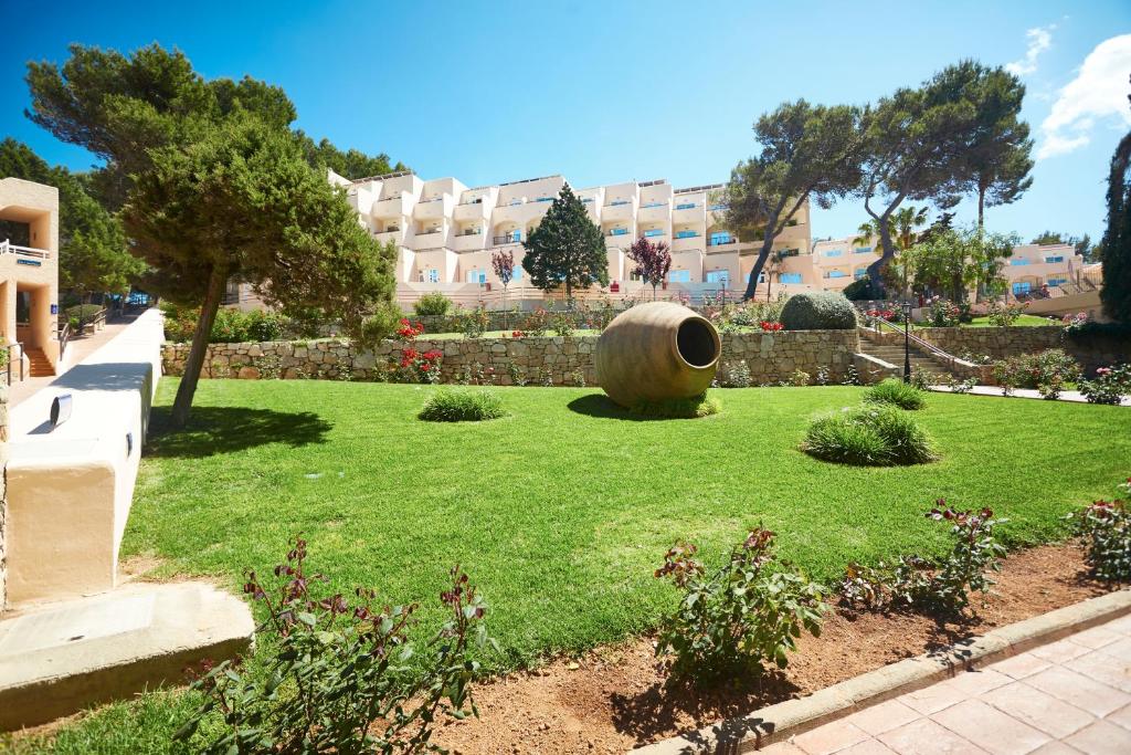 Invisa Hotel Club Cala Blanca, Platja des Figueral – Preus ...