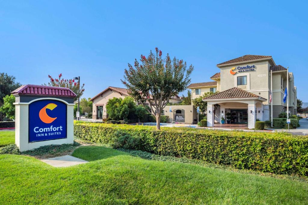 a sign in front of a house at Comfort Inn South San Jose - Morgan Hill in Morgan Hill