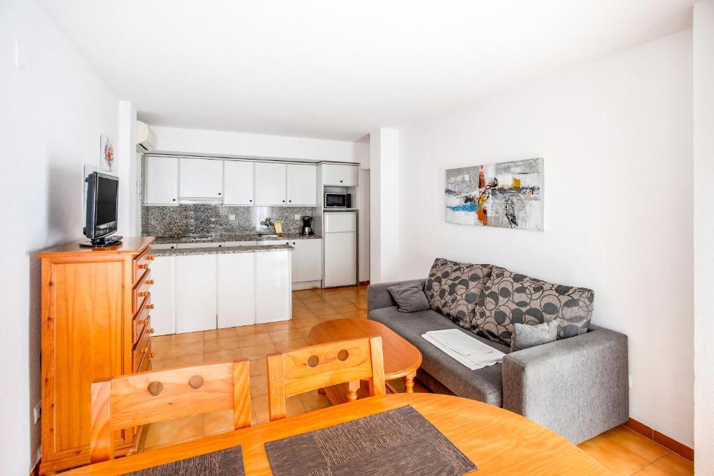 Kuchyňa alebo kuchynka v ubytovaní Apartaments Palamós - Pal Beach