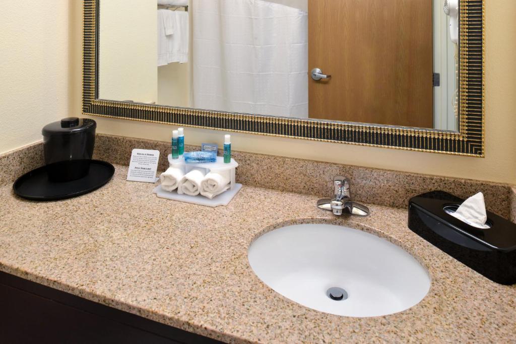 Holiday Inn Express St Croix Valley, an IHG Hotel - King Studio Avec Canapé-lit - Non-fumeur