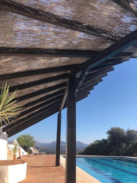 Bazén v ubytování Finca El Almendrillo nebo v jeho okolí