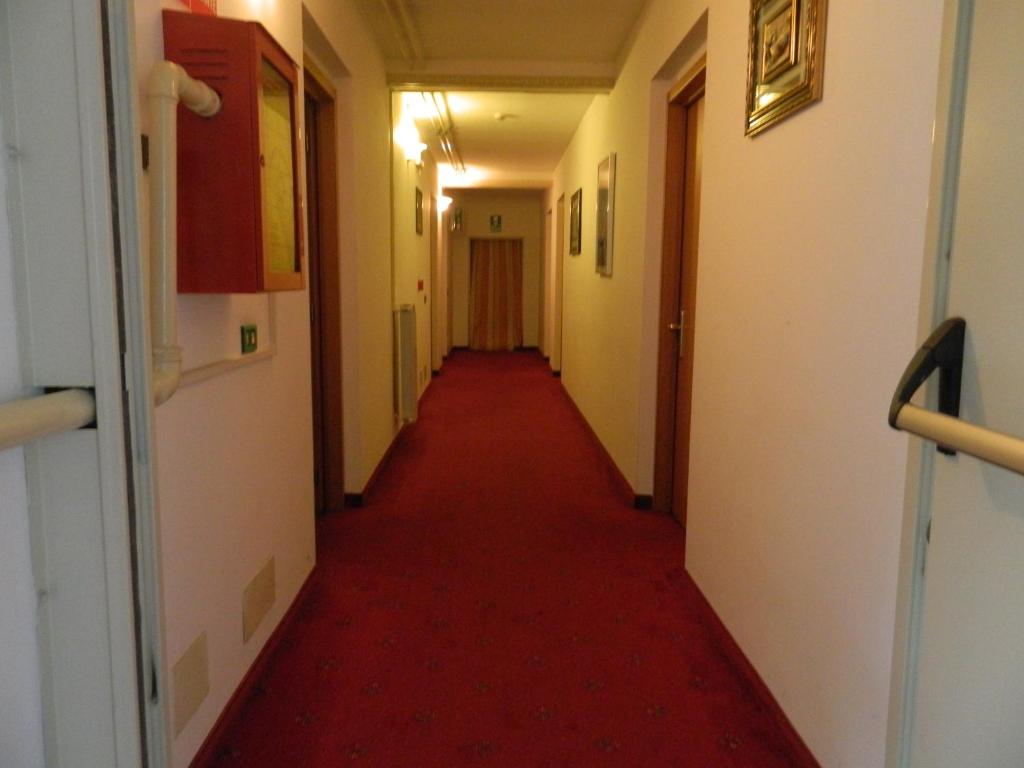 Ascot Lodging, Cardano al Campo (aktualisierte Preise für 2026)