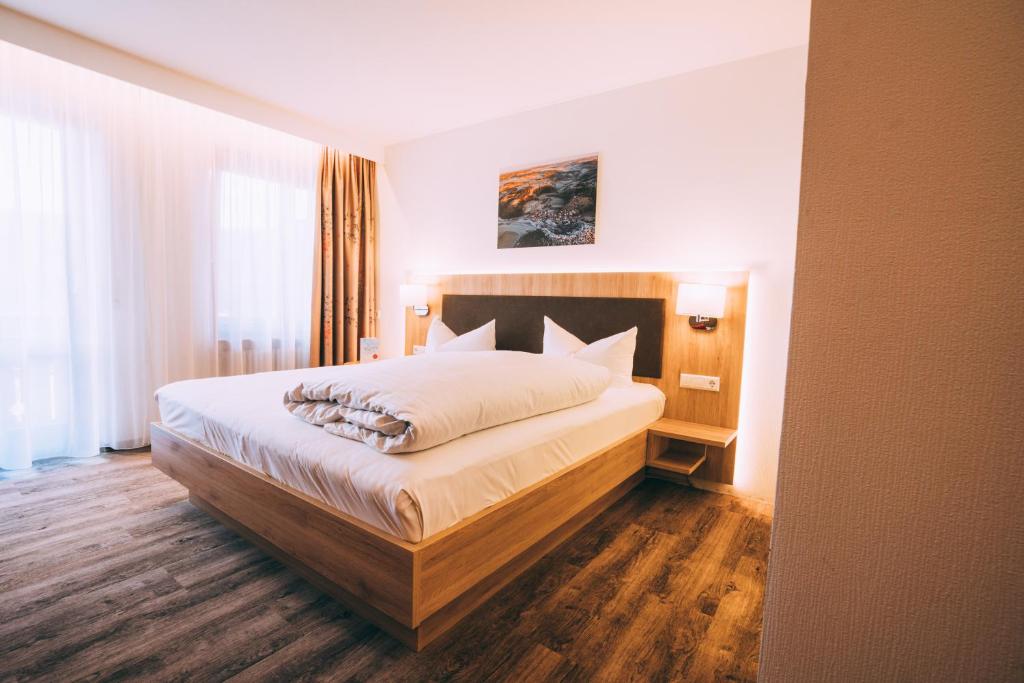 Flair Hotel Gasthof zum Hirsch - Chambre Double Dans Maison D'Hôtes
