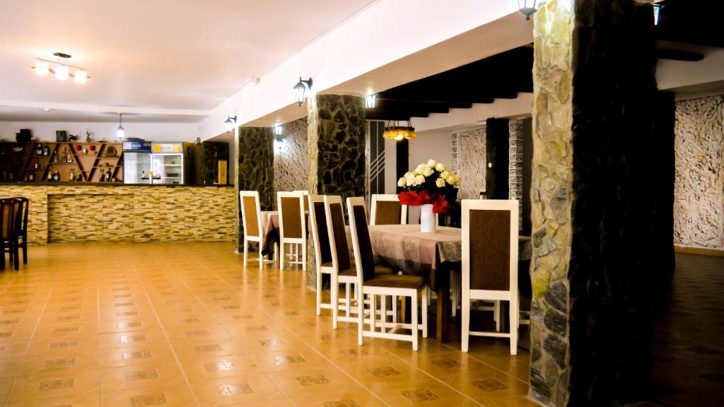 Restaurace v ubytování Pensiunea Danubio
