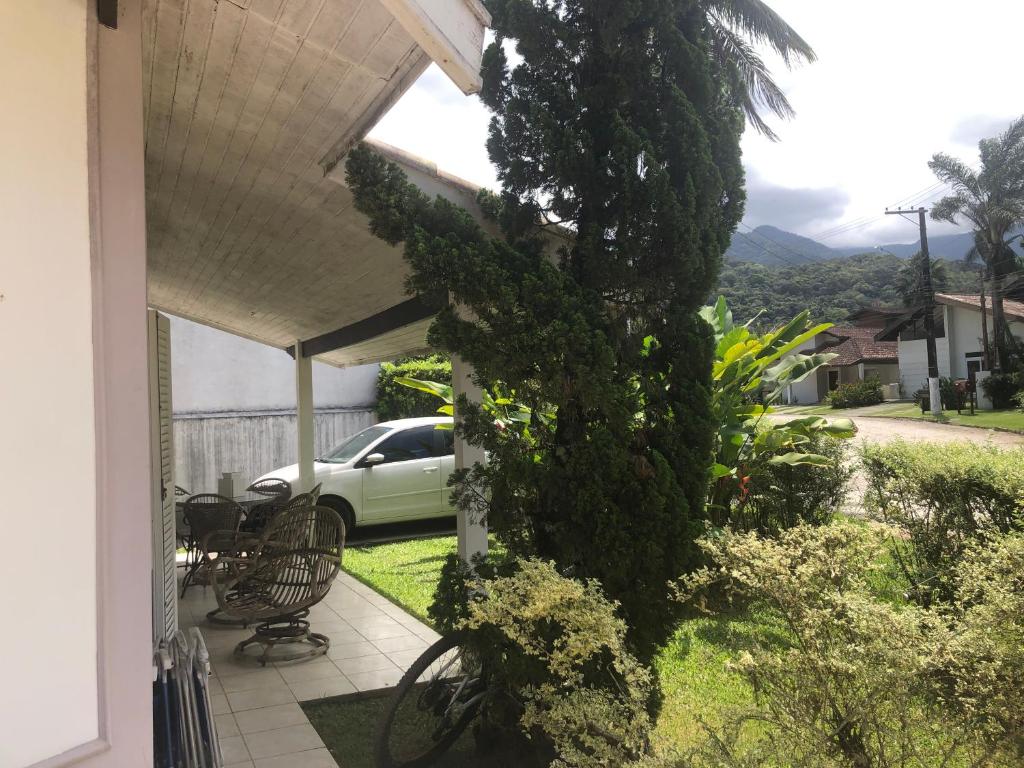  Casa com piscina ubatuba