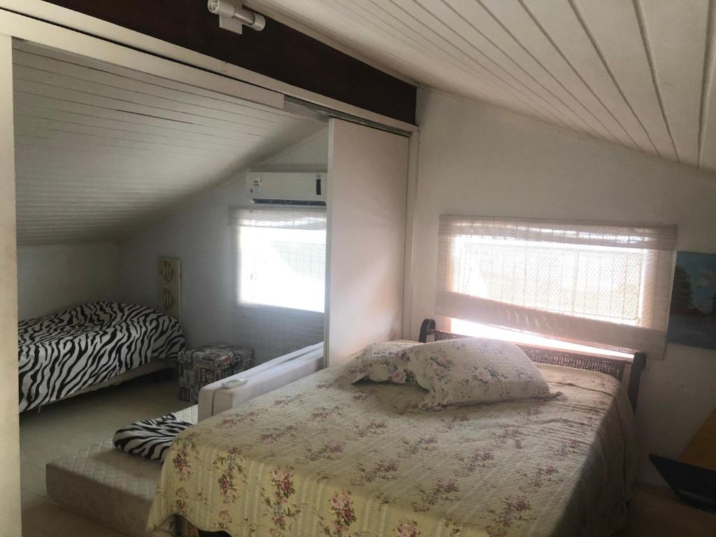  Casa com piscina ubatuba